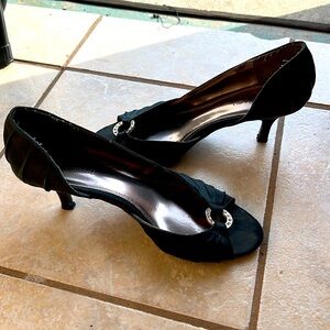 Women’s Size 8M Le Château Heals